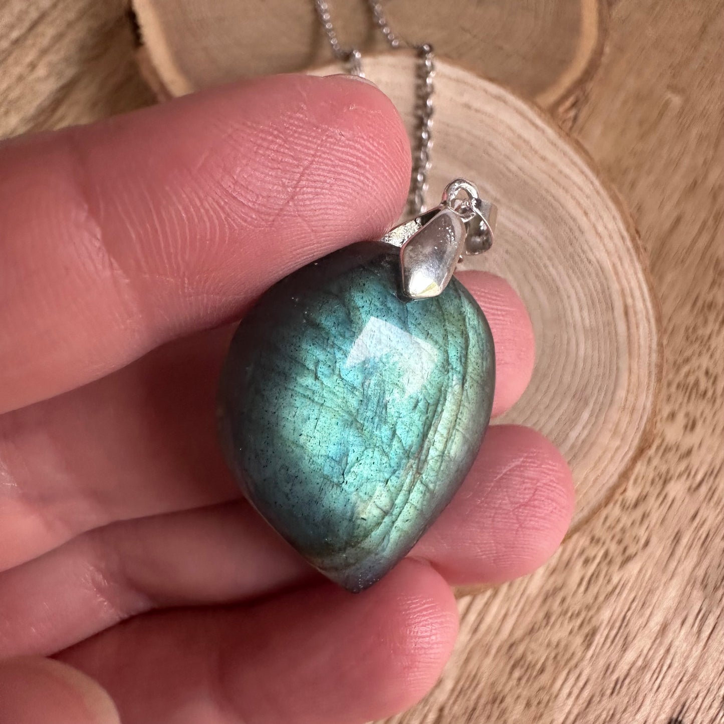 Pendentif Labradorite – Protection, Intuition et Bouclier énergétique (REF 282)
