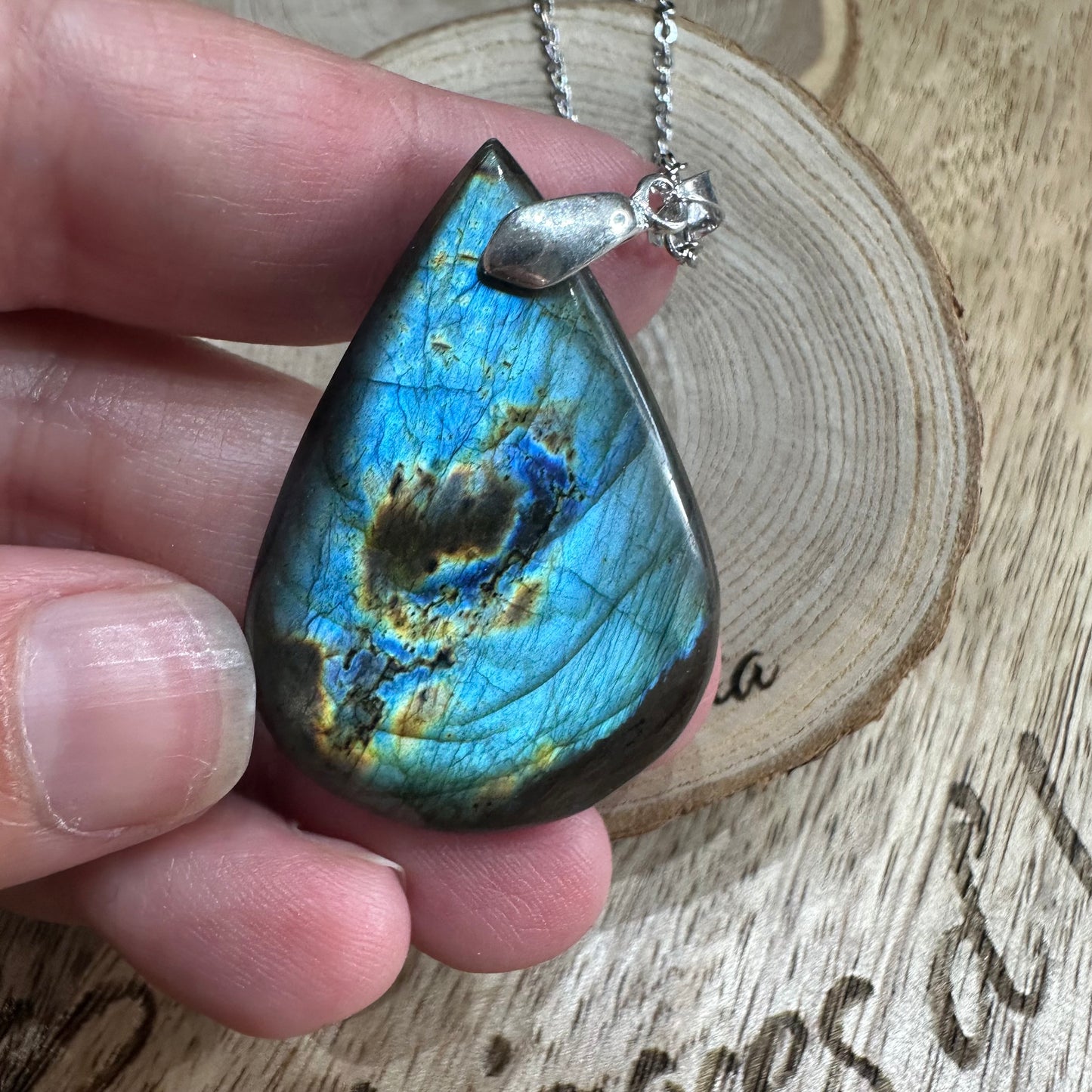 Pendentif Labradorite – Protection, Intuition et Bouclier énergétique (REF 150)