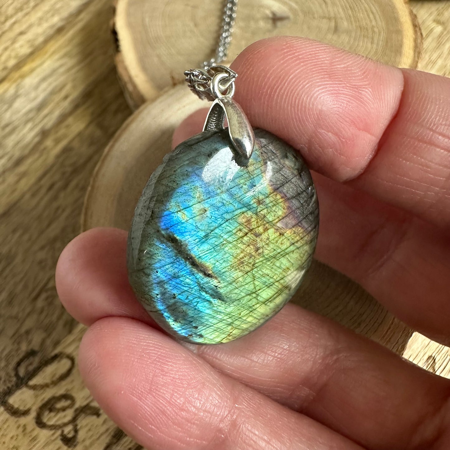 Pendentif Labradorite – Protection, Intuition et Bouclier énergétique (REF 251)