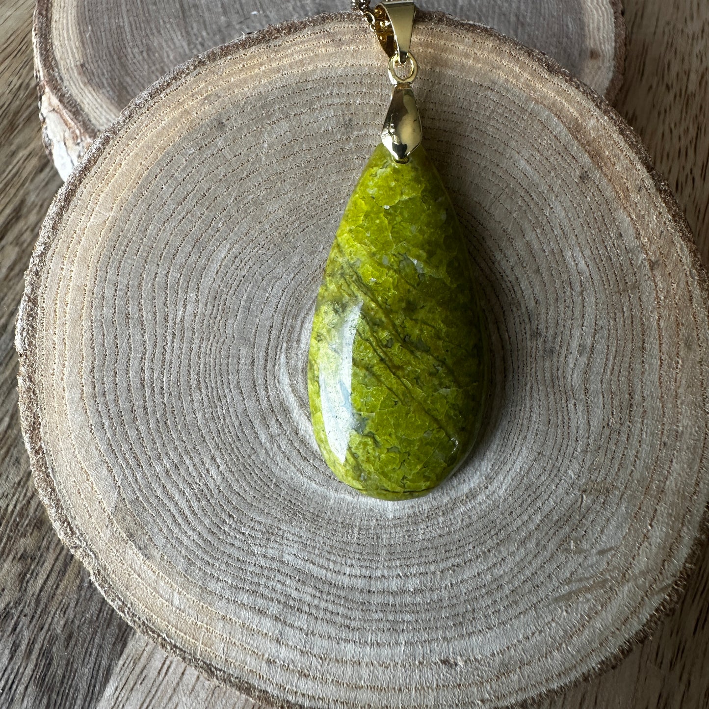 Pendentif Opale verte – Émotions, Lâcher-prise et Éveil énergétique (REF 149)