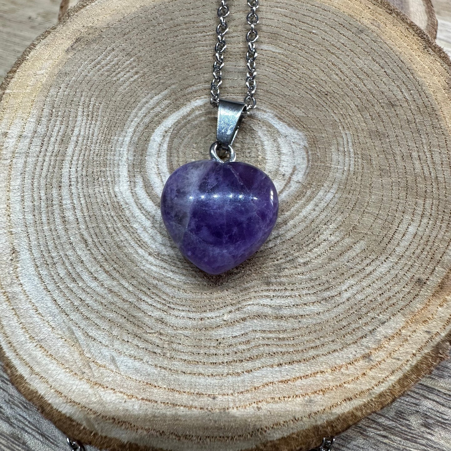 Pendentif Cœur Améthyste (Qualité A) – Sérénité, sagesse et apaisement émotionnel