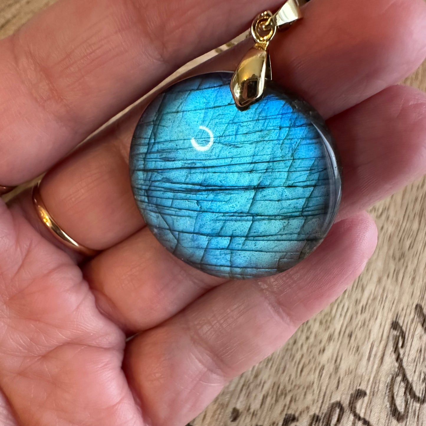 Pendentif Labradorite – Protection, Intuition et Bouclier énergétique (REF 414)