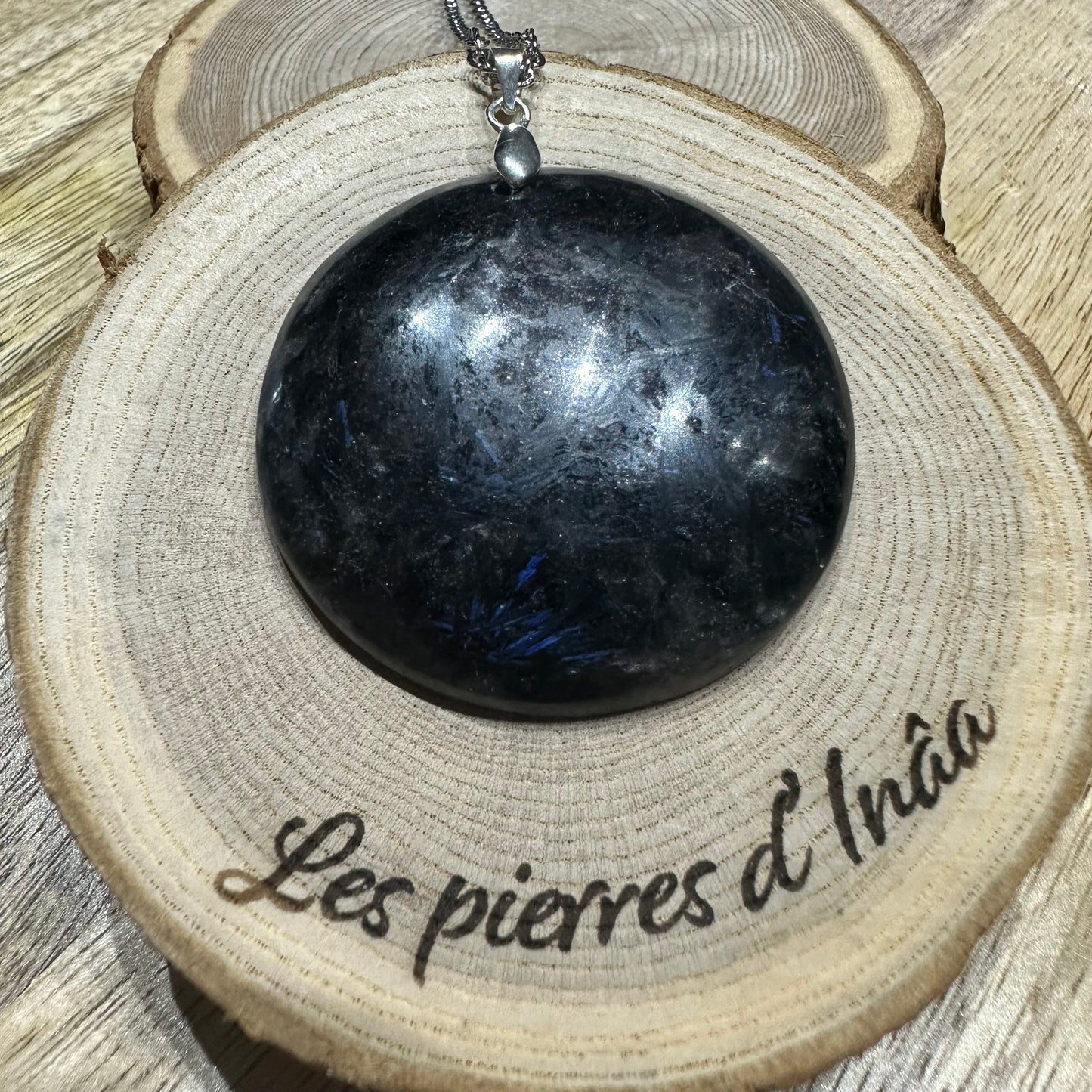 Pendentif Nuumite XL – Protection, Ancrage et Transformation - Réf 274