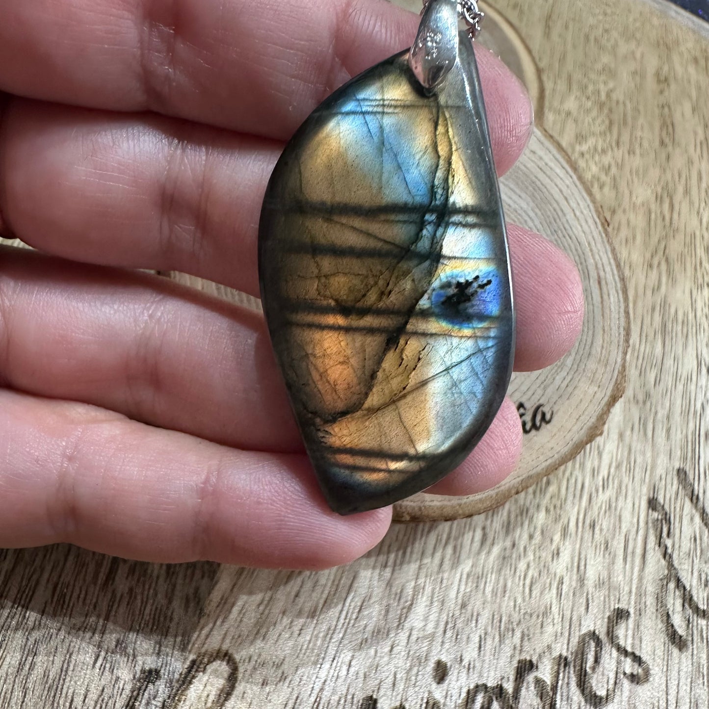 Pendentif Labradorite – Protection, Intuition et Bouclier énergétique (REF 147)
