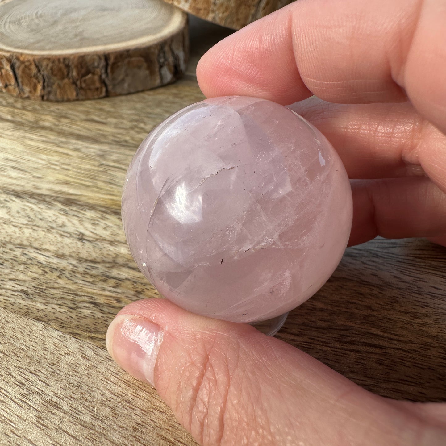 Sphère en Quartz Rose – Amour, Douceur et Guérison Émotionnelle – REF 196