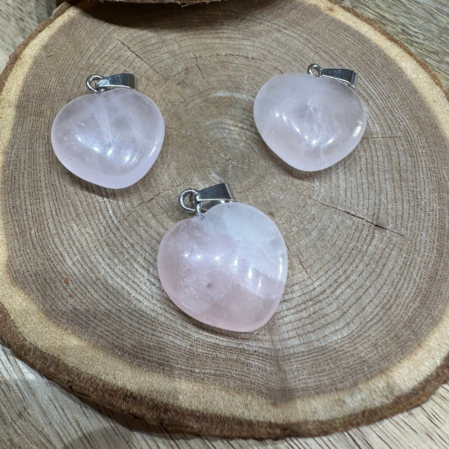 Pendentif Cœur Quartz Rose (Qualité A) – Amour, apaisement et confiance