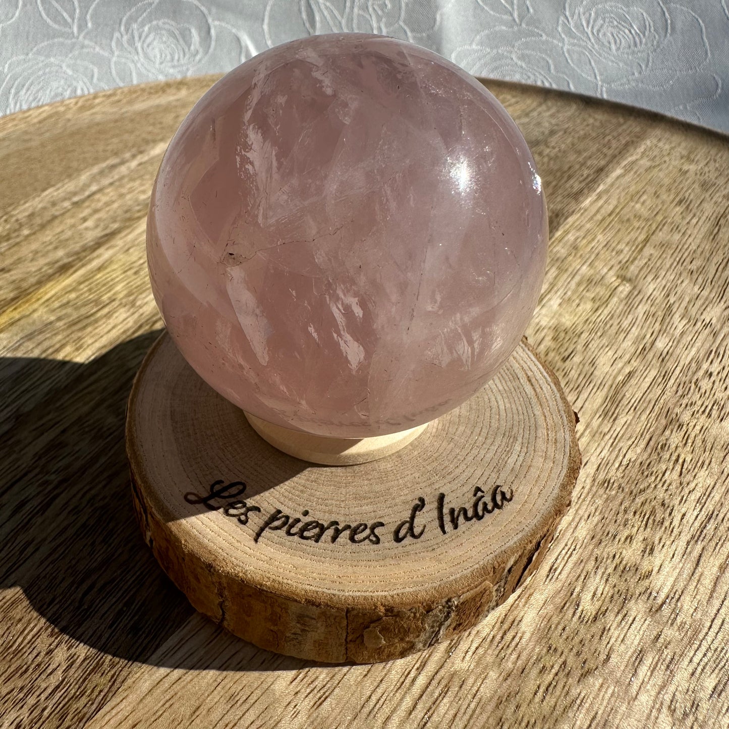 Sphère en Quartz Rose 246g – Amour, Douceur et Guérison Émotionnelle – REF 138