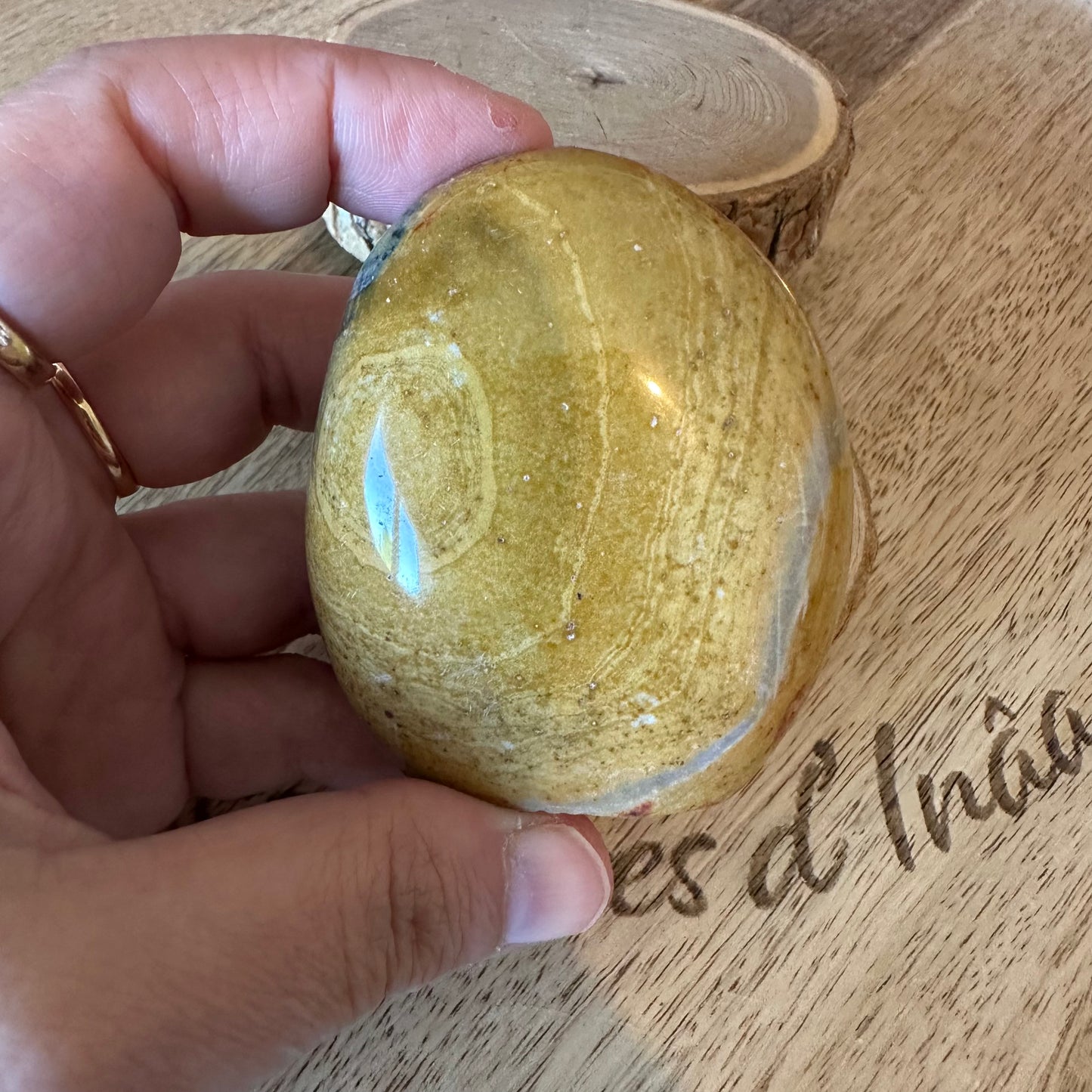 Forme libre (mini) Jaspe Jaune – Estime de soi & joie intérieure 147gr (Réf. 54)