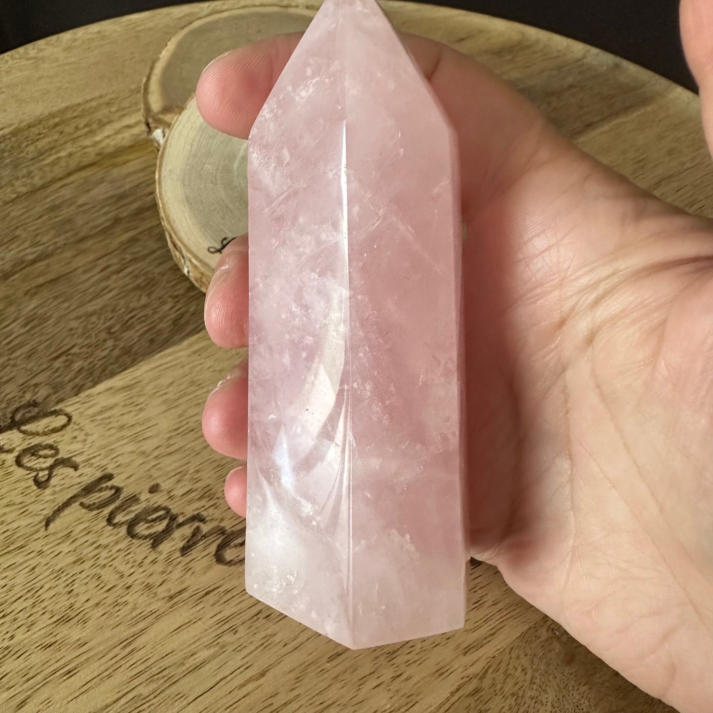 Pointe en Quartz Rose – Amour, Douceur et Guérison Émotionnelle - Ref 49 (272gr)