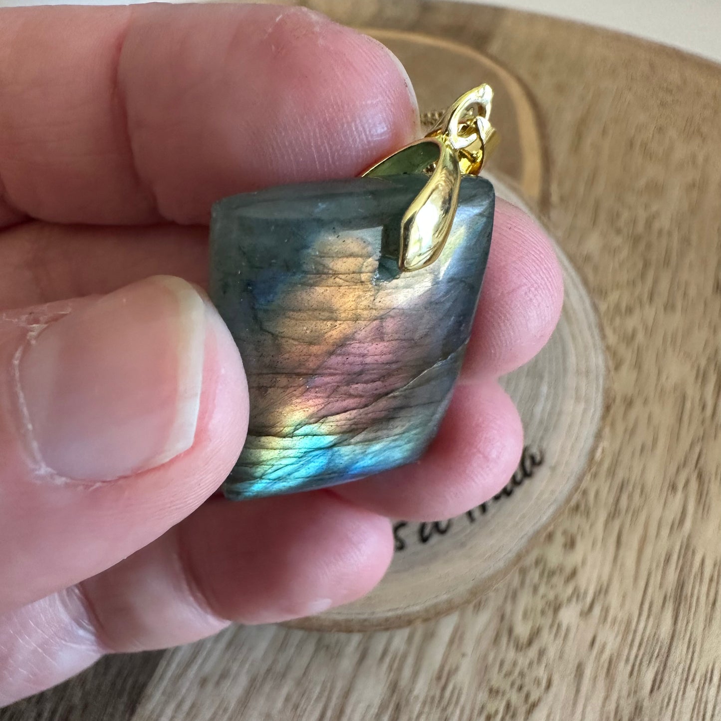 Pendentif Labradorite – Protection, Intuition et Bouclier énergétique (REF 250)