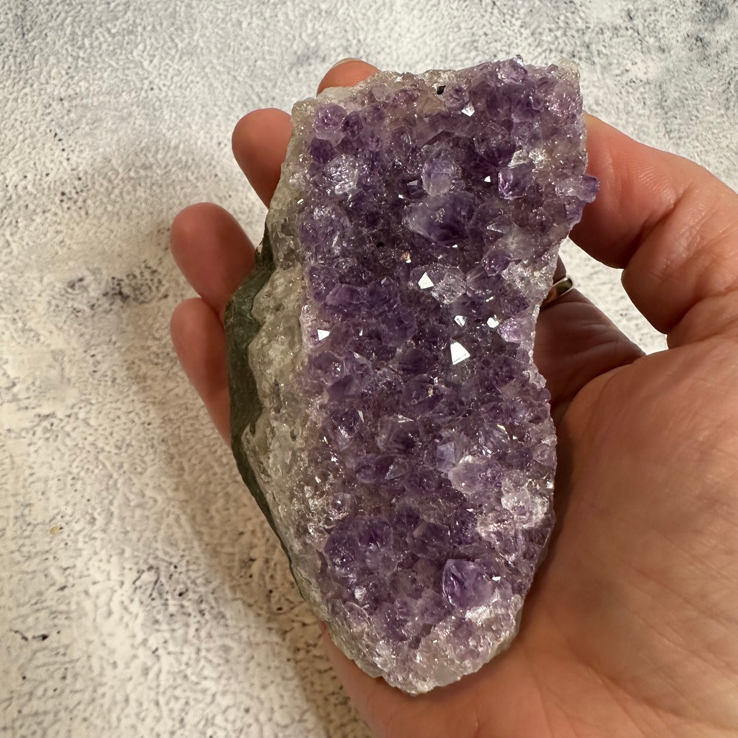 Druse Améthyste du Brésil – Purification, Apaisement et Ouverture Spirituelle – Réf 4