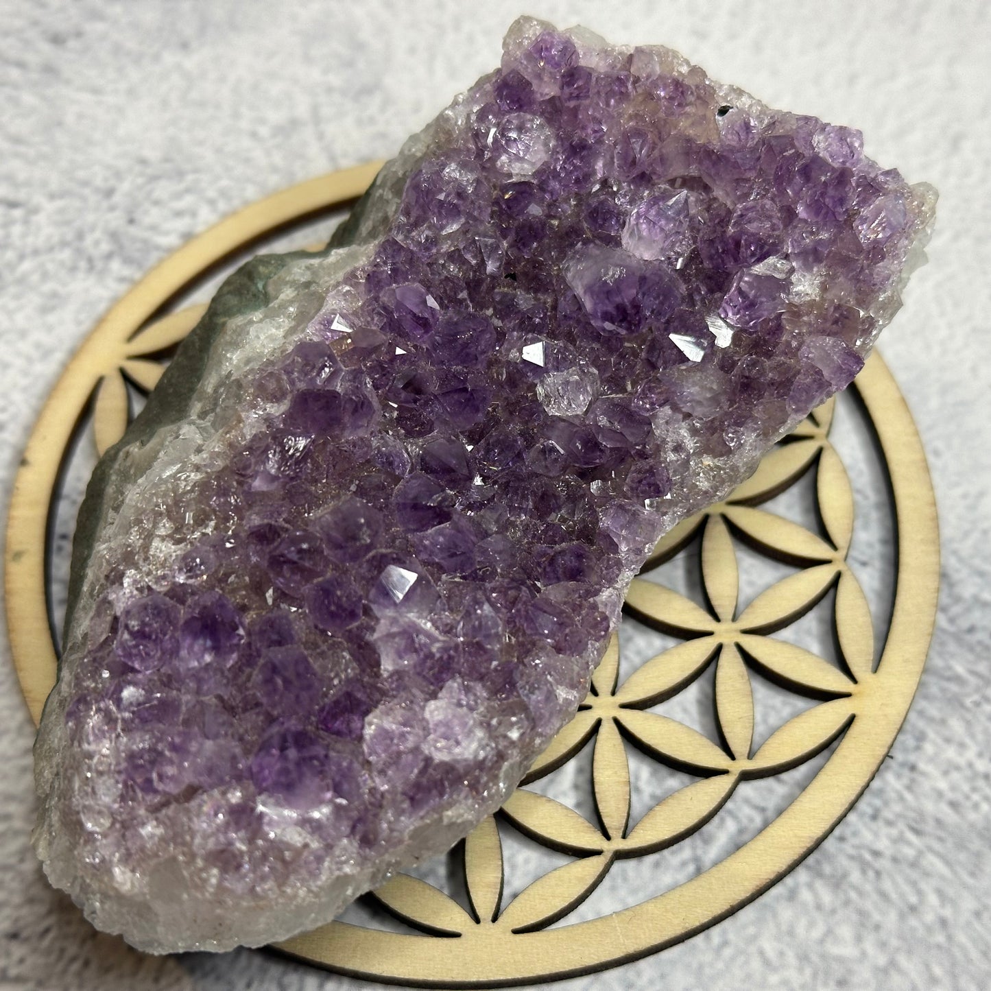 Druse Améthyste du Brésil – Purification, Apaisement et Ouverture Spirituelle – Réf 4