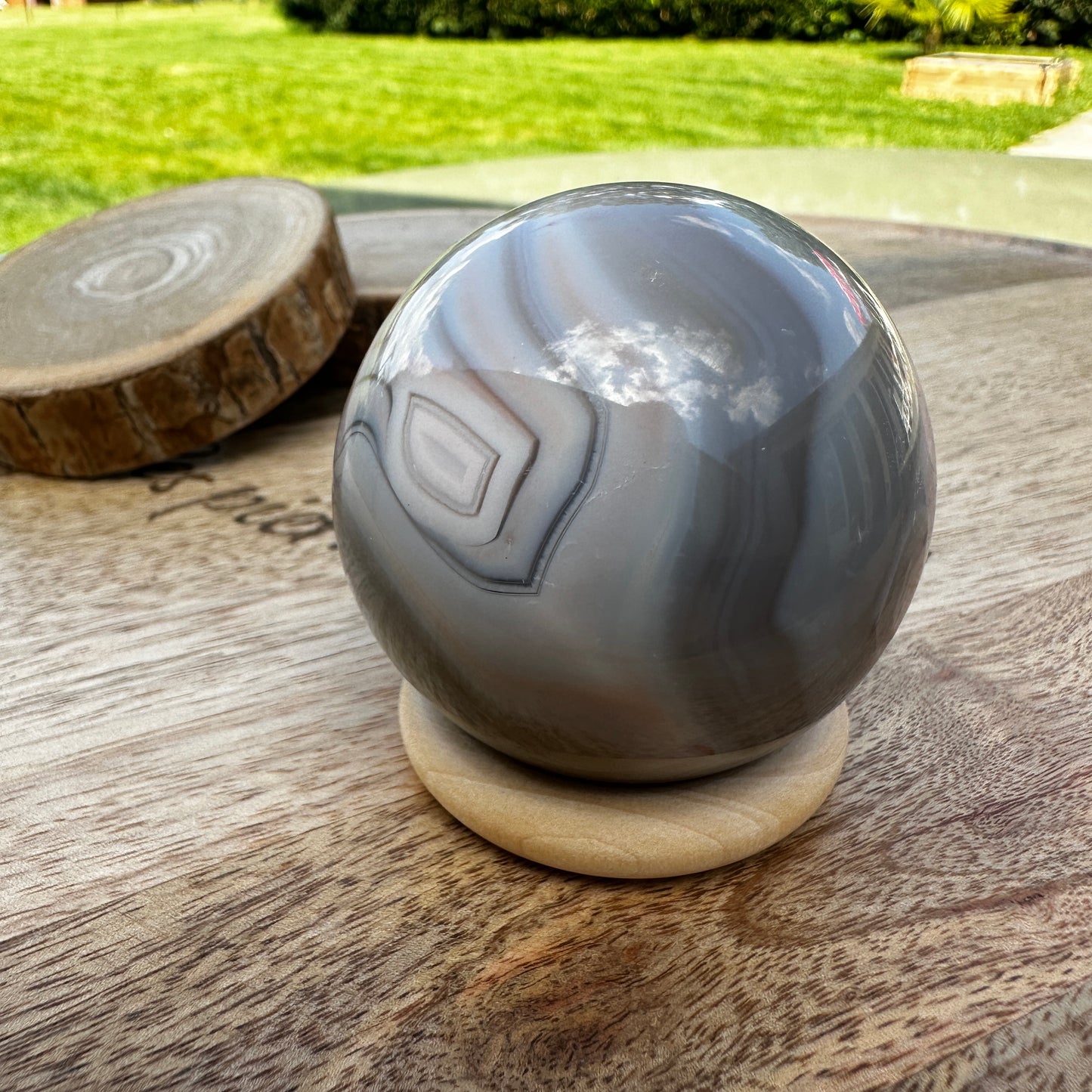 Sphère Agate – Joie de vivre et Optimisme - REF: 104 240gr