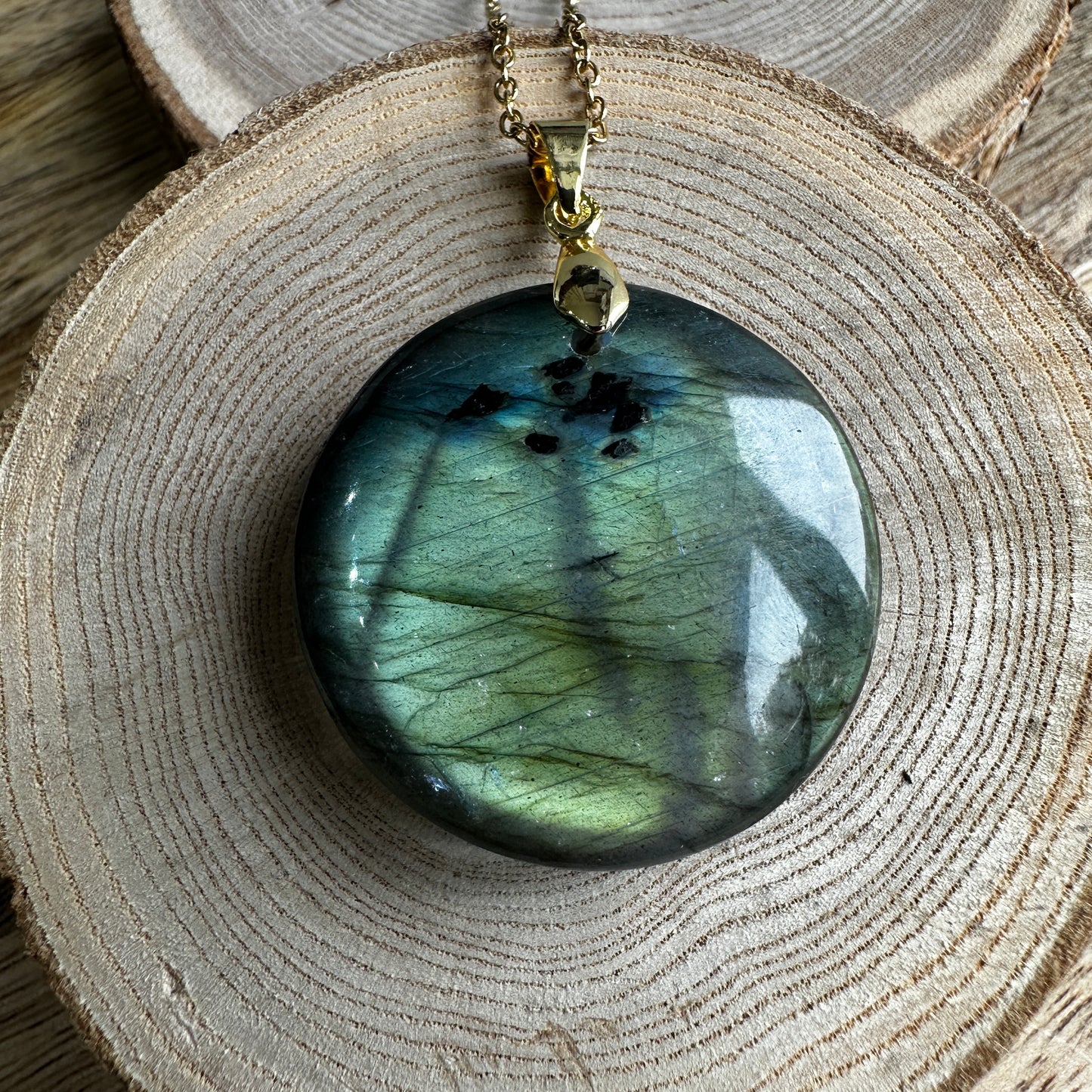 Pendentif Labradorite  – Protection, Intuition et Bouclier énergétique (REF 216)