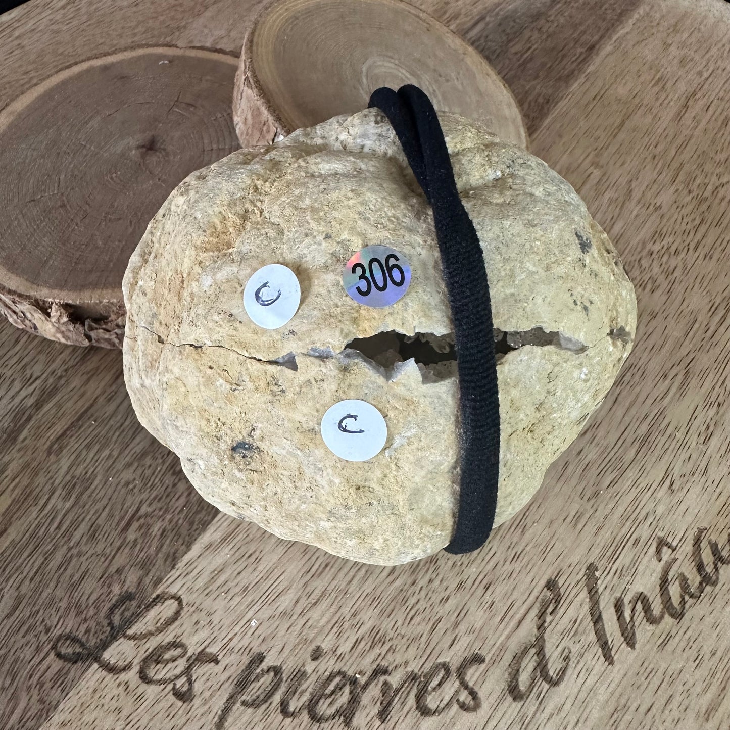 Géode entière de Cristal de Roche – Clarté, Énergie, Élévation Ref: 306