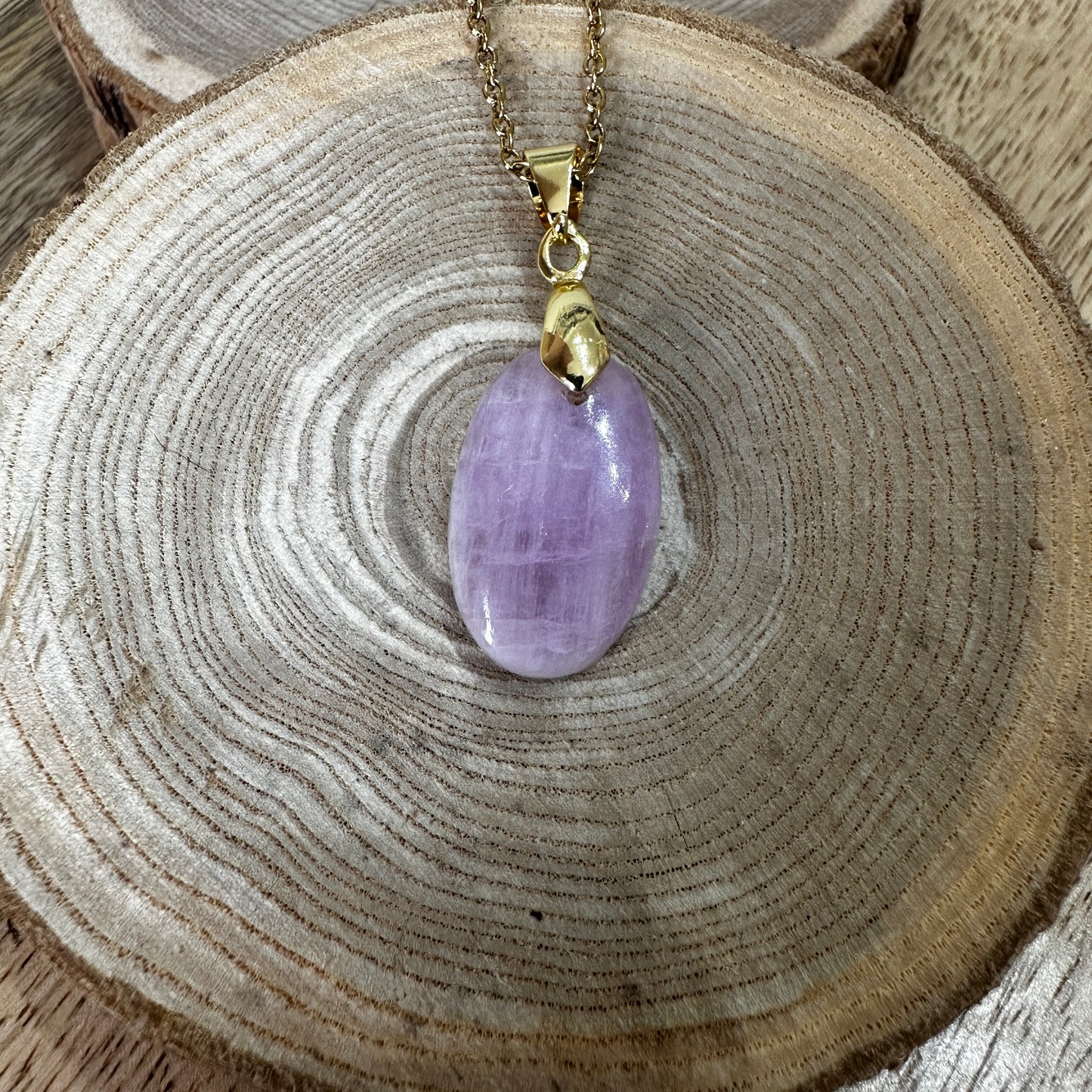 Pendentif en Kunzite – Pierre de guérison du cœur et de libération émotionnelle | Réf. 186