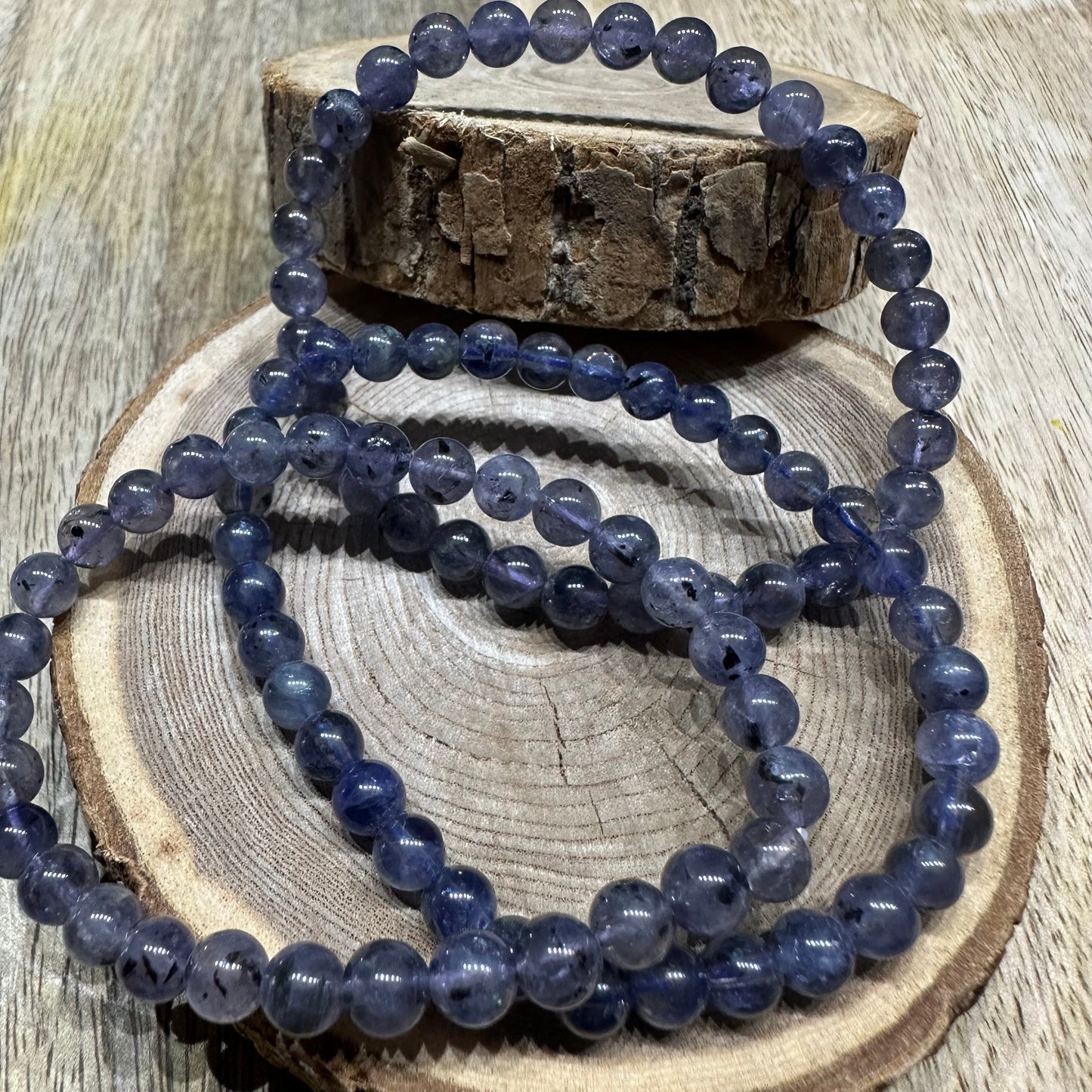 Bracelet Cordiérite 6mm – Libération, Clarté Intuitive et Soutien Émotionnel (Qualité A+)