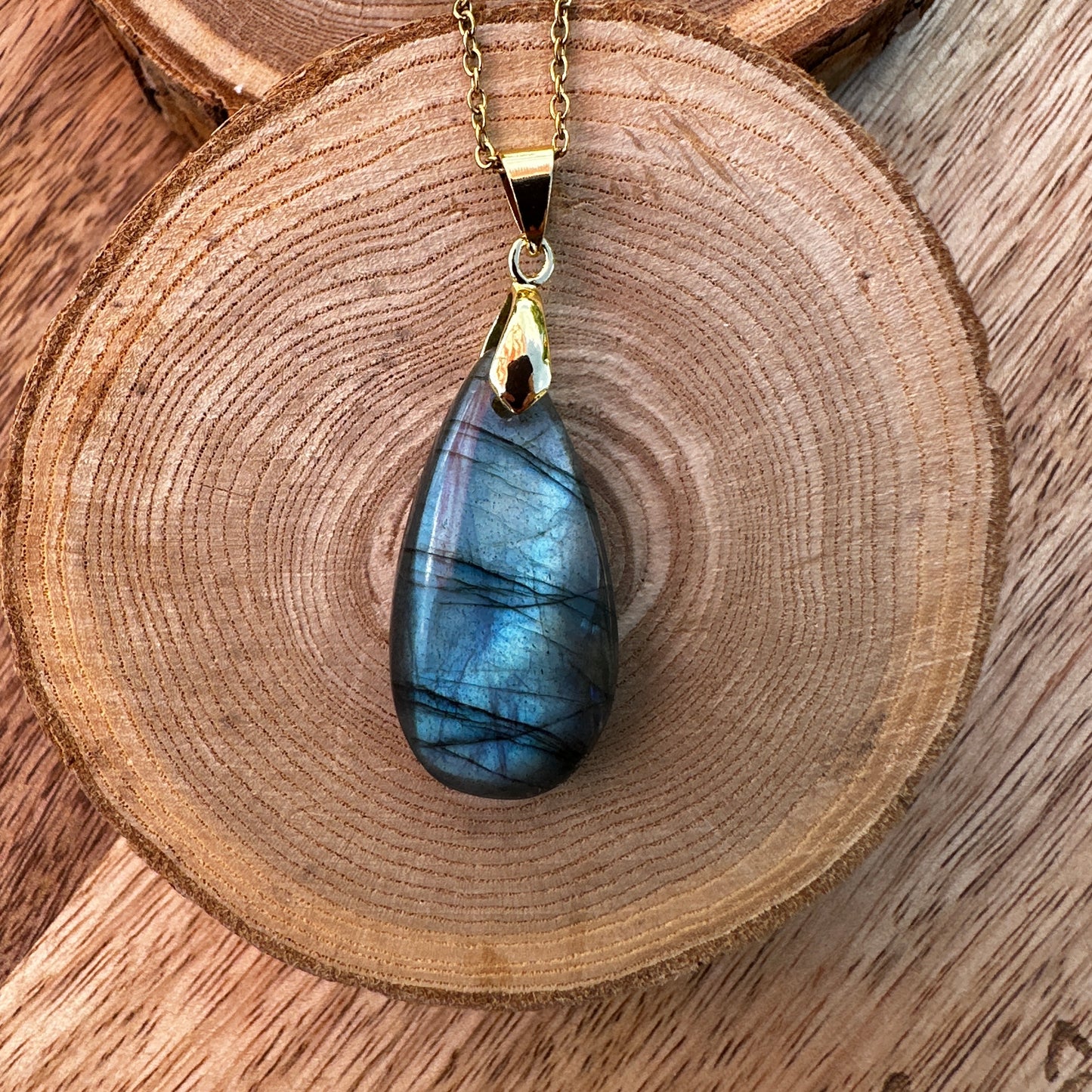 Pendentif Labradorite  – Protection, Intuition et Bouclier énergétique (REF 145)