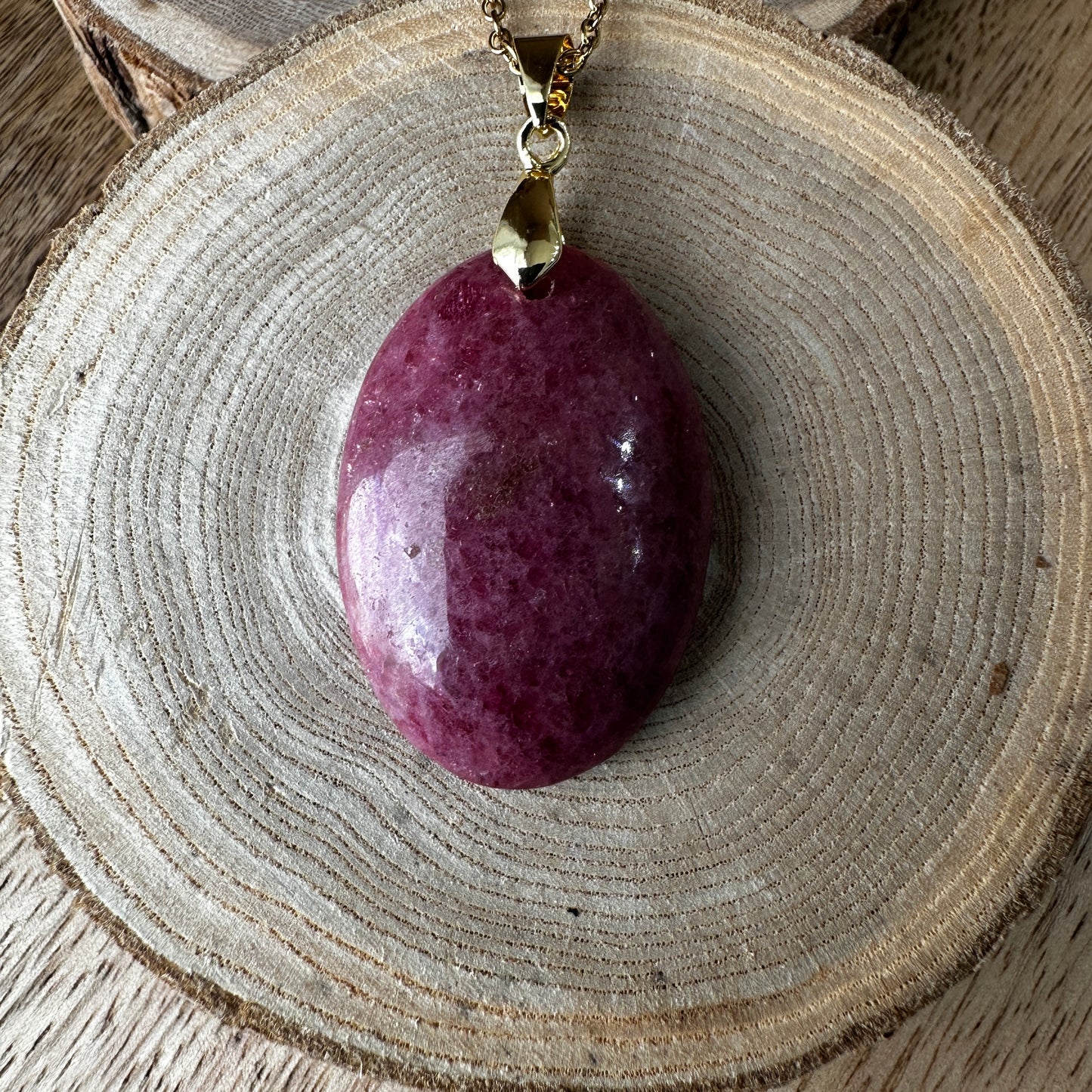 Pendentif Rhodonite – protection, apaisement, amour rèf: 142