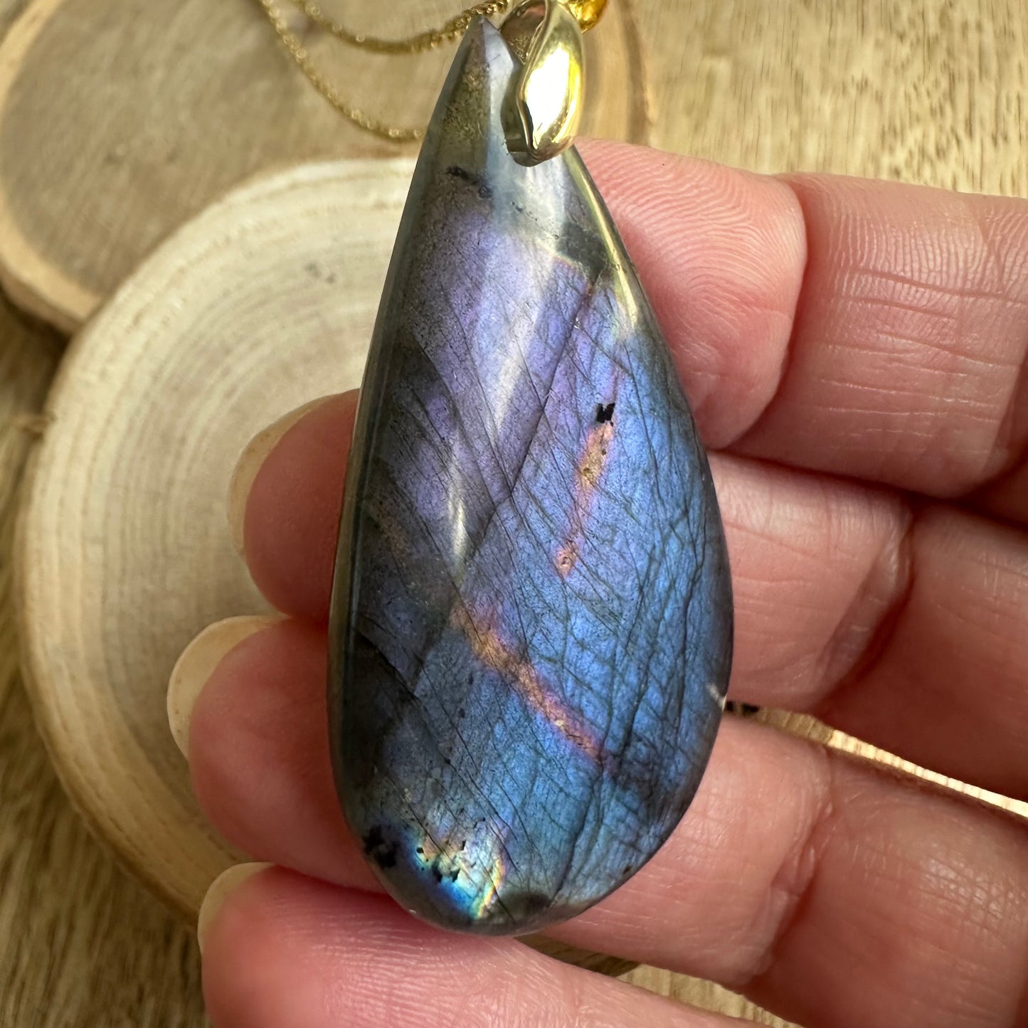 Pendentif Labradorite  – Protection, Intuition et Bouclier énergétique (REF 56)