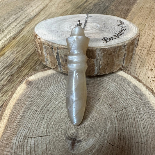 Pendule en Pierre de Lune – Intuition, Harmonie & Ancrage | Réf. 1