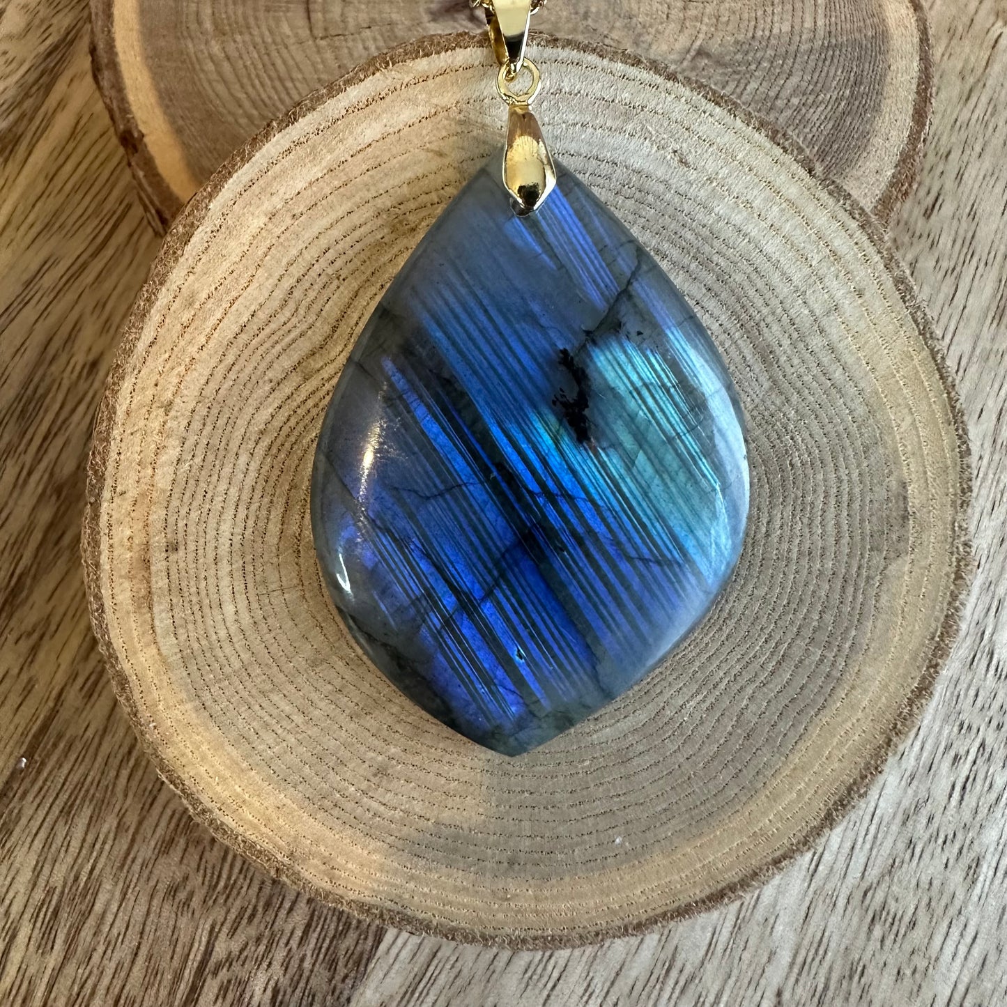 Pendentif XL Labradorite  – Protection, Intuition et Bouclier énergétique (REF 410)