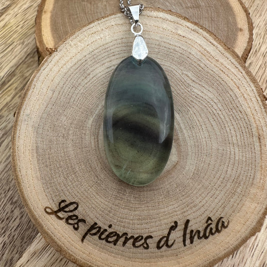 Pendentif en Fluorite multicolore – Clarté et Harmonie