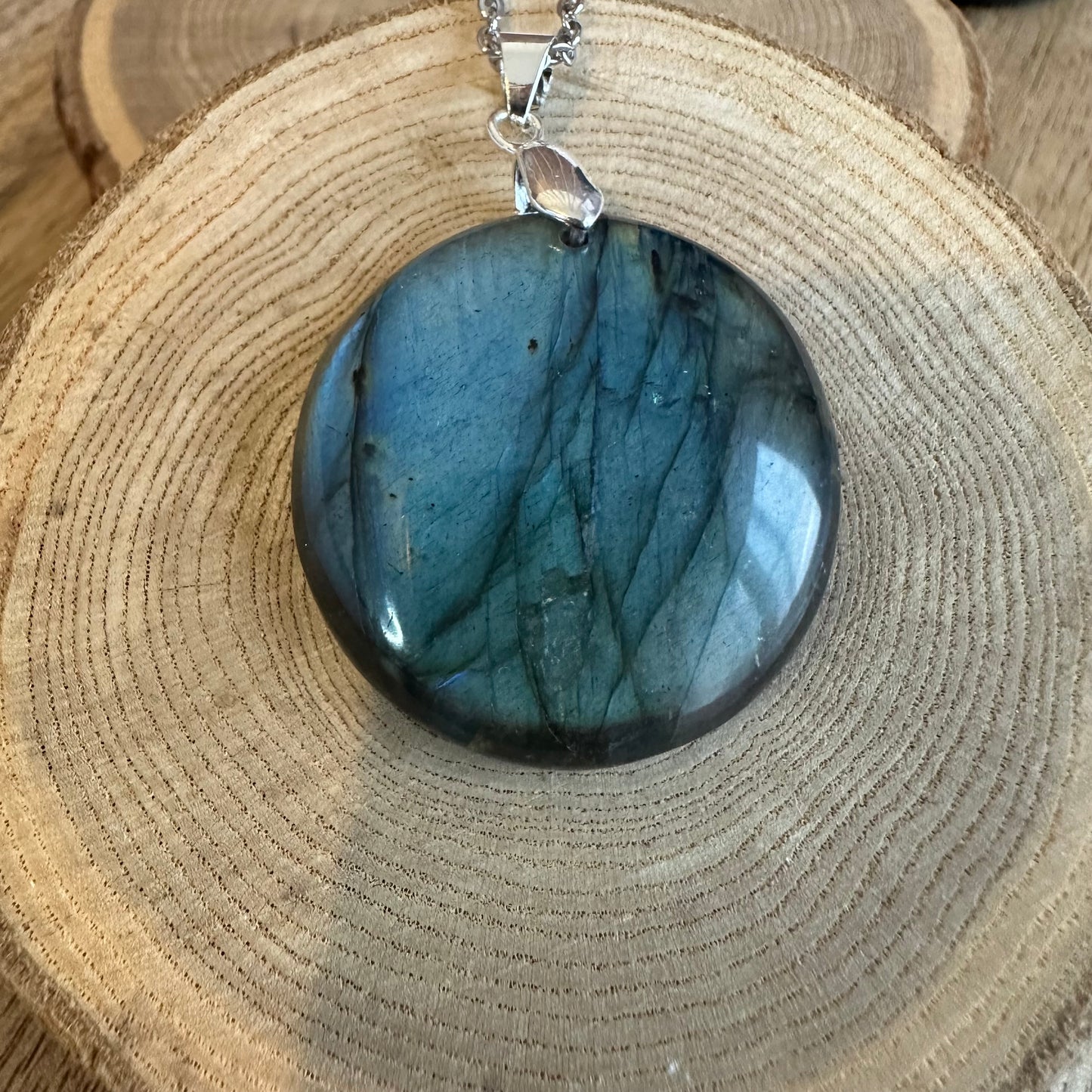 Pendentif Labradorite  – Protection, Intuition et Bouclier énergétique (REF 409)