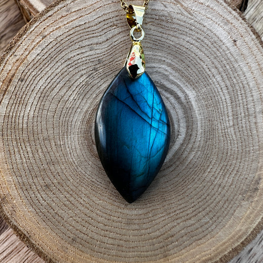 Pendentif Labradorite  – Protection, Intuition et Bouclier énergétique (REF 147)