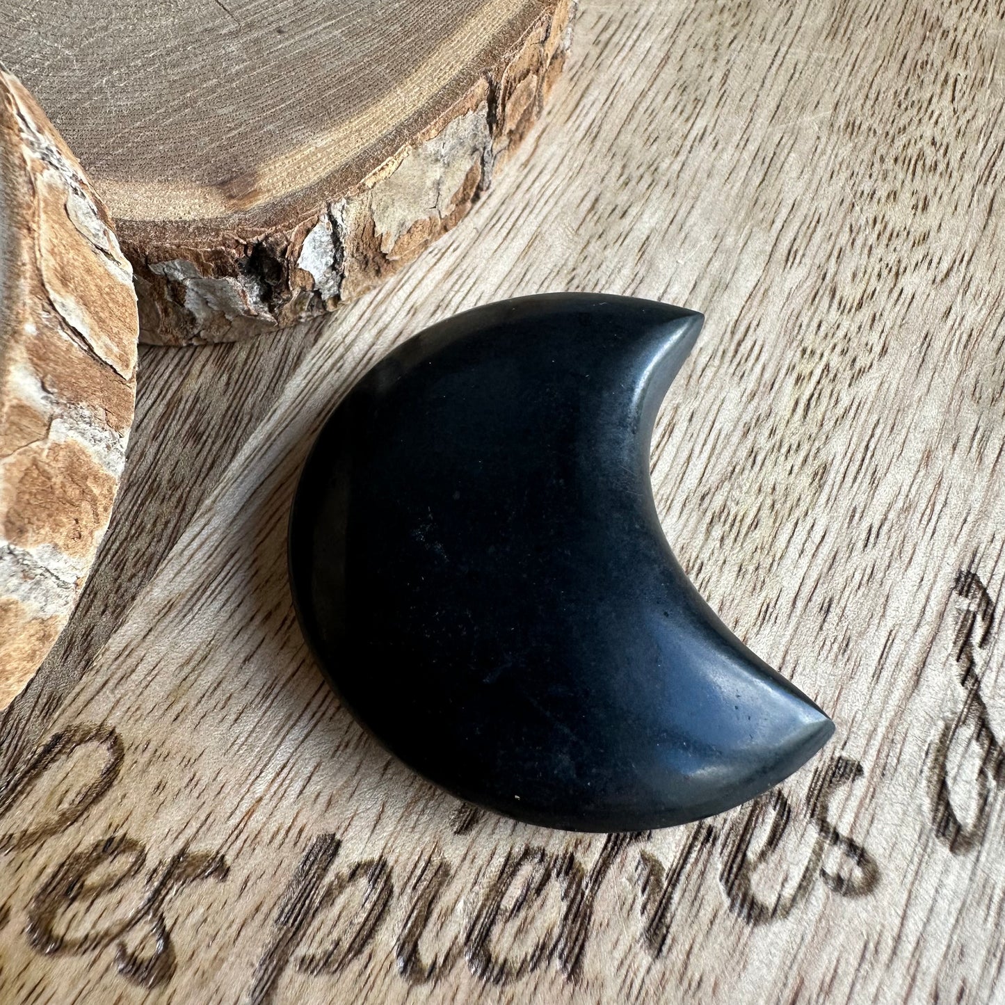 Tourmaline Noire demie lune– Ancrage, Protection | Réf. 57
