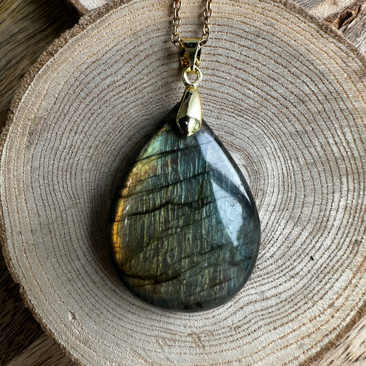 Pendentif Labradorite  – Protection, Intuition et Bouclier énergétique (REF 224)