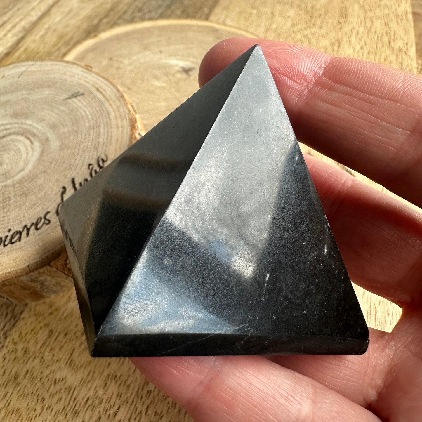 Tourmaline Noire Pyramide – Ancrage, Protection | Réf. 59