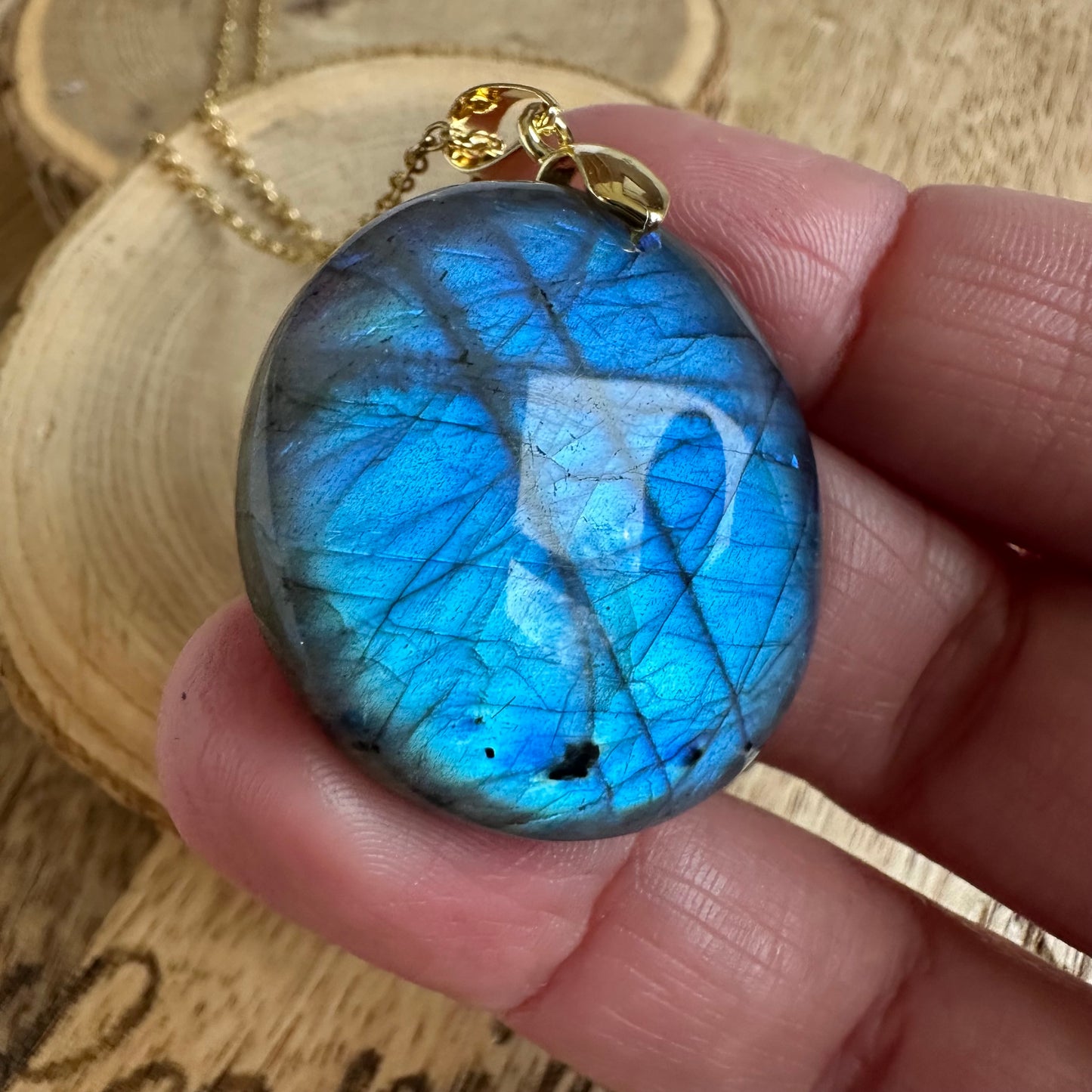 Pendentif Labradorite  – Protection, Intuition et Bouclier énergétique (REF 352)