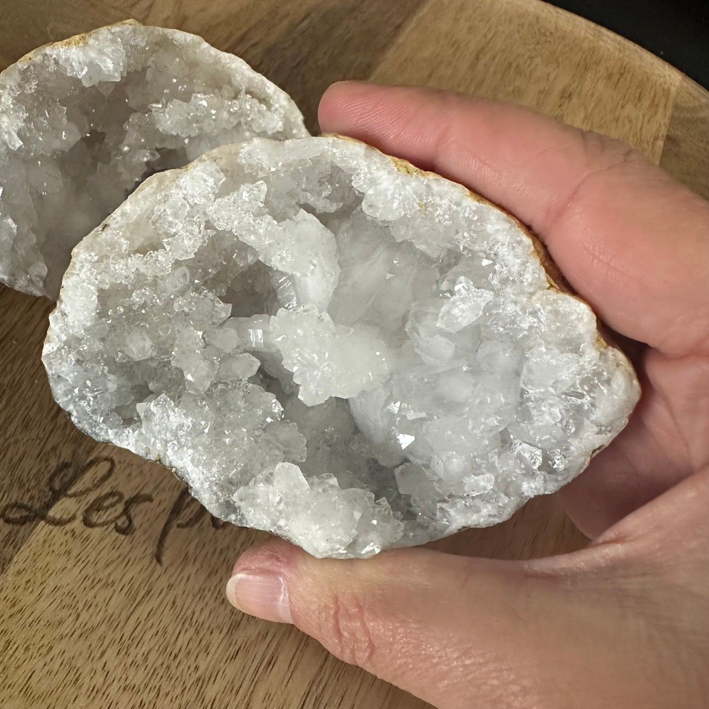 Géode entière de Cristal de Roche – Clarté, Énergie, Élévation Ref: 306