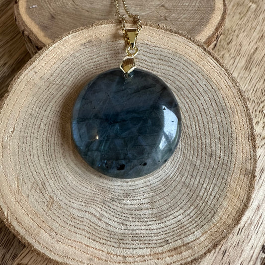 Pendentif Labradorite  – Protection, Intuition et Bouclier énergétique (REF 352)