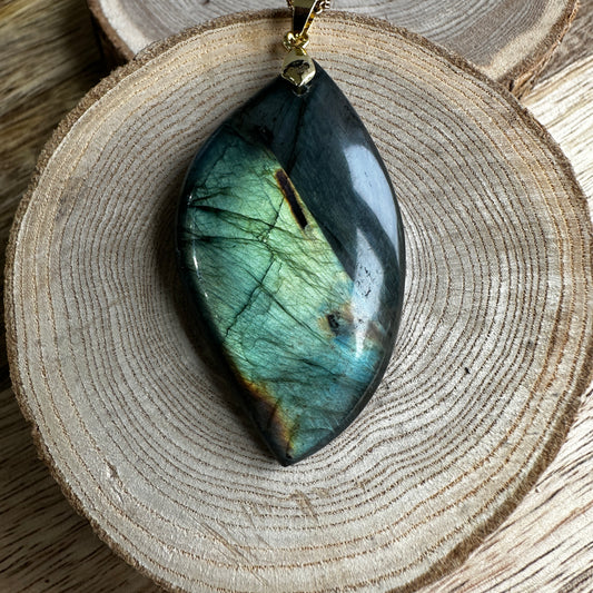 Pendentif Labradorite  – Protection, Intuition et Bouclier énergétique (REF 222)