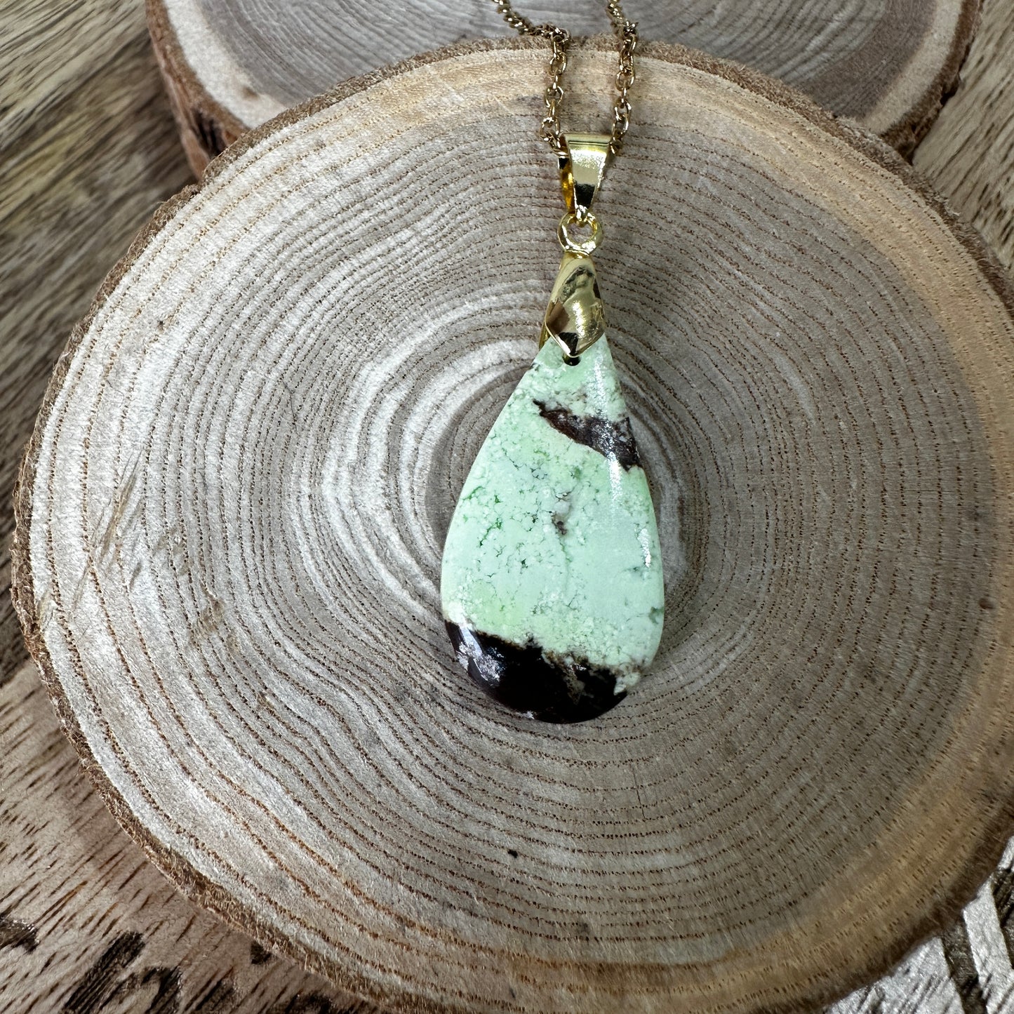 Pendentif Chrysoprase citron – Renouveau, Espoir et Vitalité intérieure rèf: 146