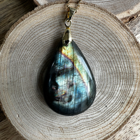Pendentif Labradorite  – Protection, Intuition et Bouclier énergétique (REF 221)