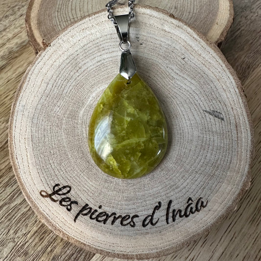 Pendentif Opale verte – Émotions, Lâcher-prise et Éveil énergétique (REF 492)