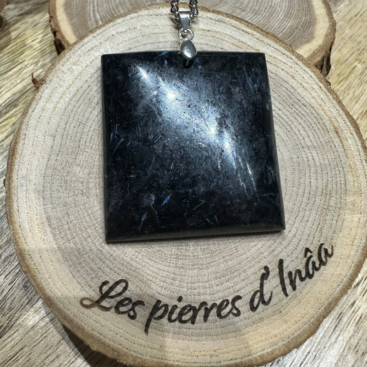Pendentif Nuumite XL – Protection, Ancrage et Transformation - Réf 275