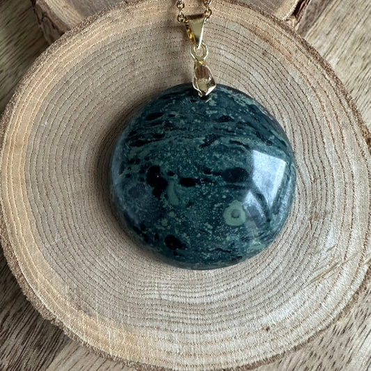 Pendentif Jaspe Kambaba – Pierre d’ancrage et de stabilité émotionnelle | Réf. 388
