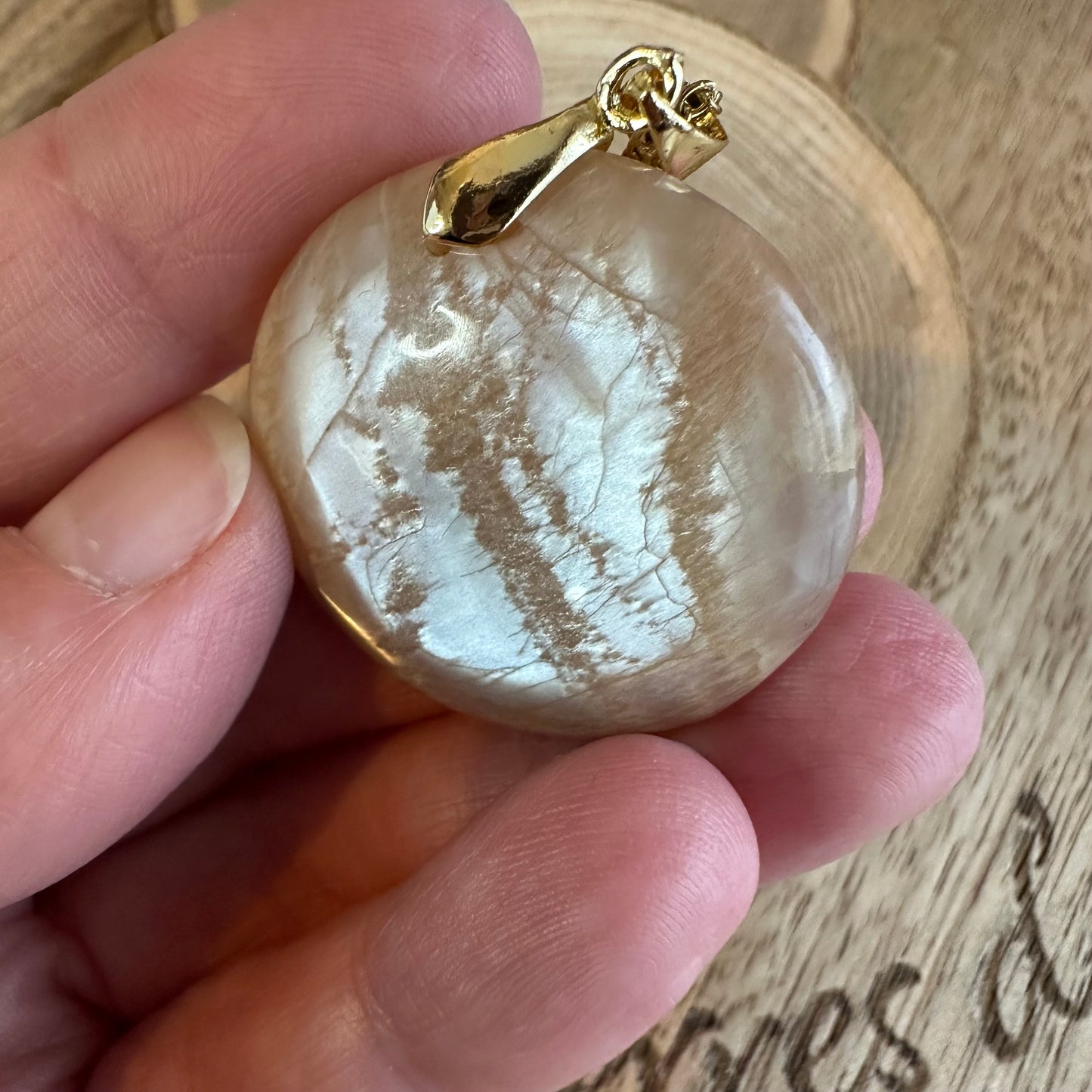 Pendentif en Pierre de Lune orange – Féminité et Joie de vivre - Ref 413