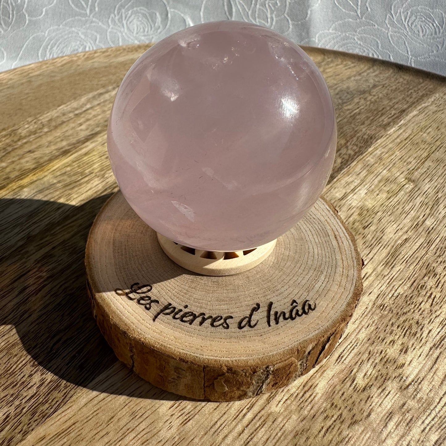 Sphère en Quartz Rose étoilée 217gr- REF 137