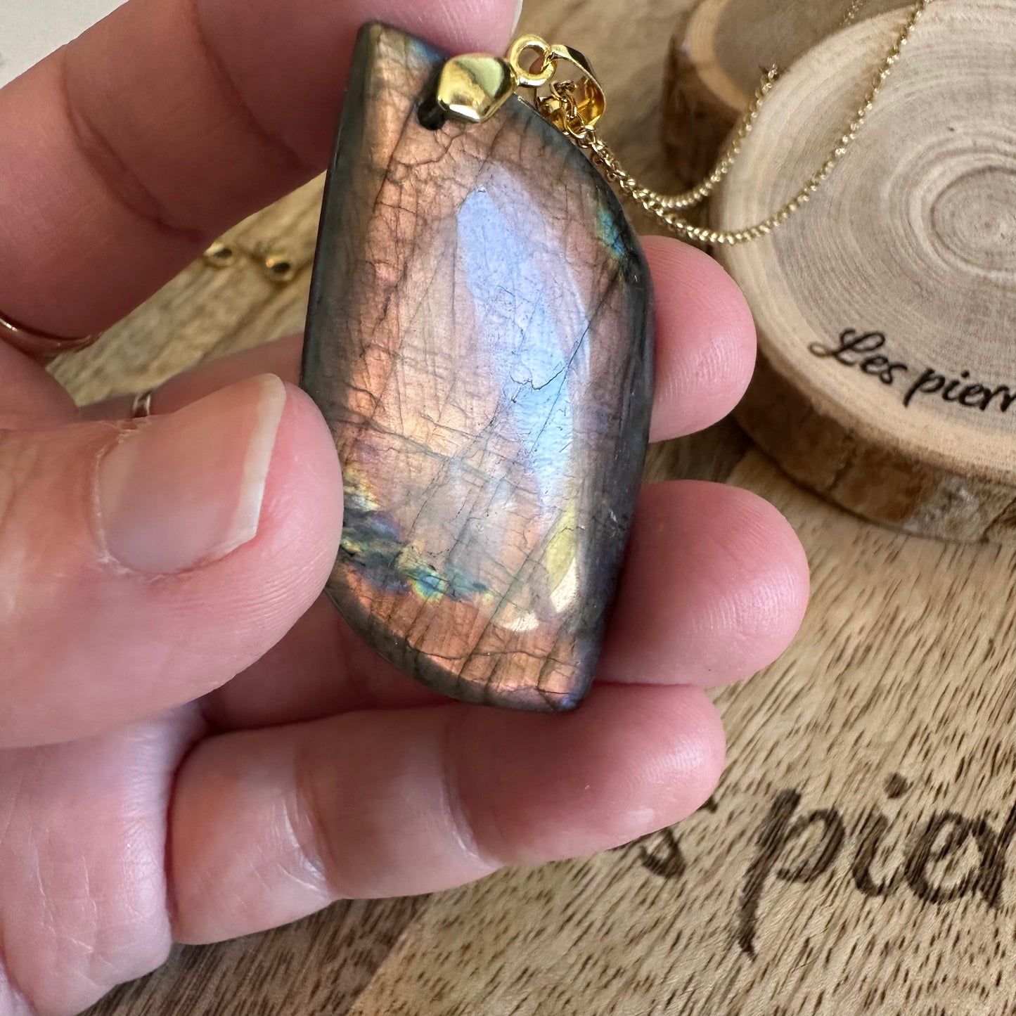 Pendentif Labradorite  – Protection, Intuition et Bouclier énergétique (REF 231)